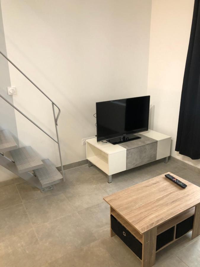 Appartement En Centre Ville Йер Экстерьер фото