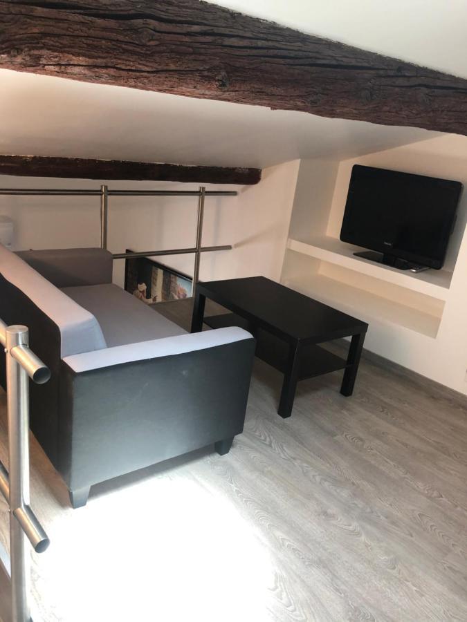Appartement En Centre Ville Йер Экстерьер фото