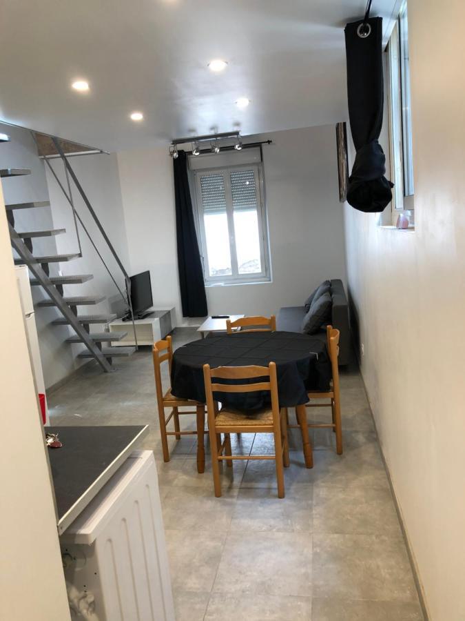 Appartement En Centre Ville Йер Экстерьер фото