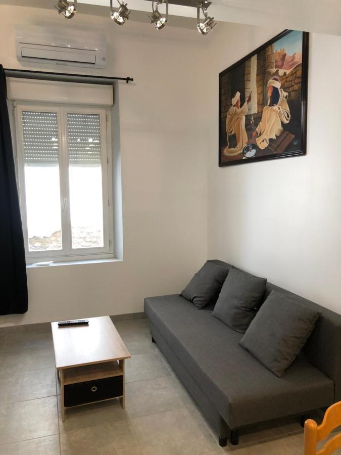 Appartement En Centre Ville Йер Экстерьер фото