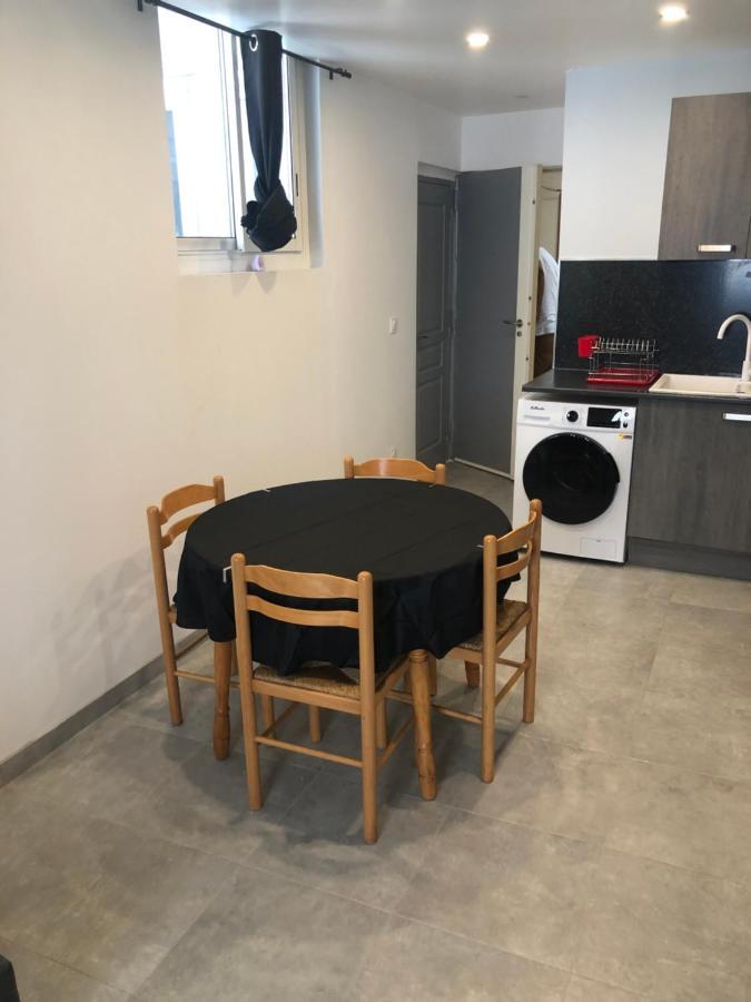 Appartement En Centre Ville Йер Экстерьер фото