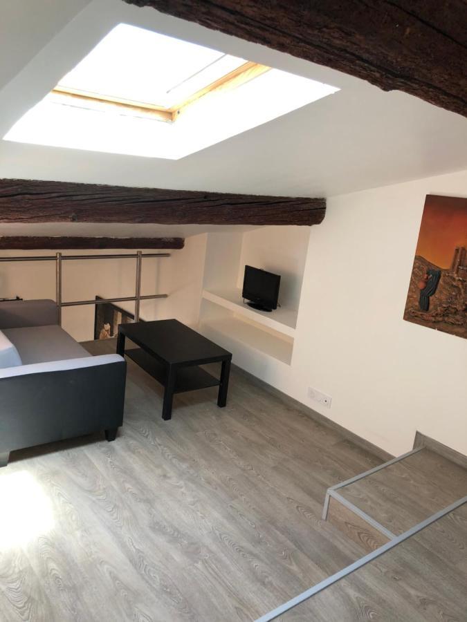 Appartement En Centre Ville Йер Экстерьер фото